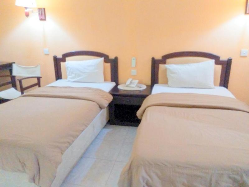 Hotel Zaitun Selaparang Ломбок Екстериор снимка